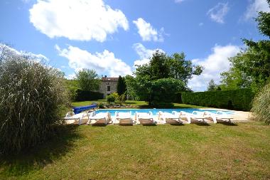 Maison de vacances �/en/au Montemboeuf (Charente)ou appartement ou maison de vacances