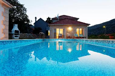 Villa /en/au upa (Splitsko-Dalmatinska)ou appartement ou maison de vacances