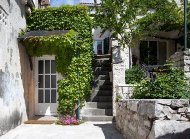 Maison de vacances /en/au Pucisca (Splitsko-Dalmatinska)ou appartement ou maison de vacances