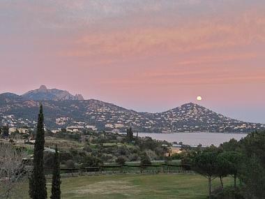 Appartement de vacances �/en/au AGAY (Var)ou appartement ou maison de vacances