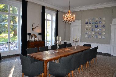 Palais / Chteau /en/au La Pacaudiere (Loire)ou appartement ou maison de vacances