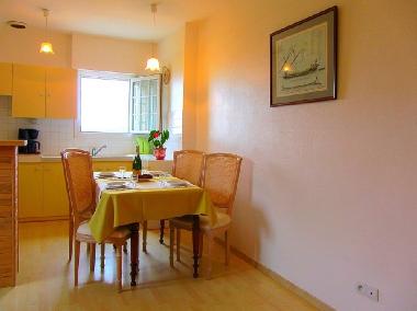 S�jour avec coin cuisine, vue mer