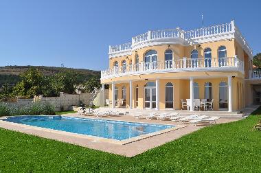 Maison de vacances �/en/au close to Albena resort (Varna)ou appartement ou maison de vacances