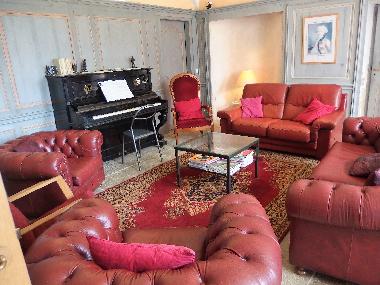 Palais / Chteau /en/au Sainte Colombe (Cte-d