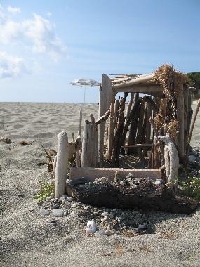 la cabane de Padulella, construction �ph�m�re en bois flott�