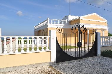 Maison de vacances �/en/au close to Albena resort (Varna)ou appartement ou maison de vacances