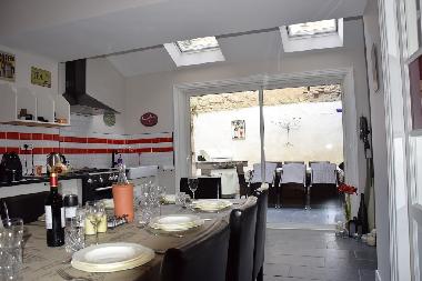 Chambre avec petit d�jeuner �/en/au Lauzun (Lot-et-Garonne)ou appartement ou maison de vacances