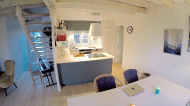 cuisine ouverte et escalier