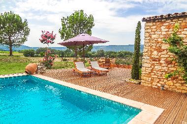 Maison de vacances �/en/au Roussillon (Vaucluse)ou appartement ou maison de vacances
