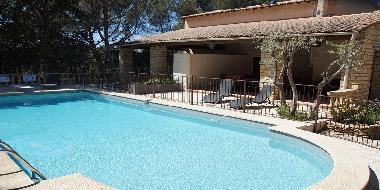 Maison de vacances /en/au GRANS (Bouches-du-Rhne)ou appartement ou maison de vacances