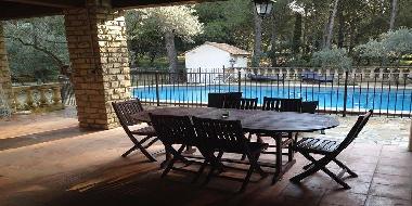 Maison de vacances /en/au GRANS (Bouches-du-Rhne)ou appartement ou maison de vacances