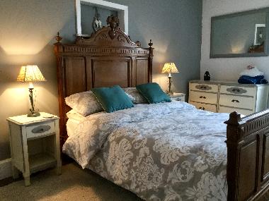 Chambre avec petit d�jeuner �/en/au Lauzun (Lot-et-Garonne)ou appartement ou maison de vacances