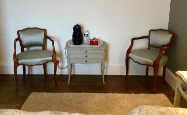 Chambre avec petit d�jeuner �/en/au Lauzun (Lot-et-Garonne)ou appartement ou maison de vacances