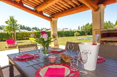 Maison de vacances �/en/au Isle sur la Sorge (Vaucluse)ou appartement ou maison de vacances