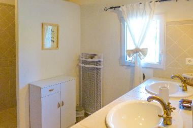 Maison de vacances �/en/au Isle sur la Sorge (Vaucluse)ou appartement ou maison de vacances