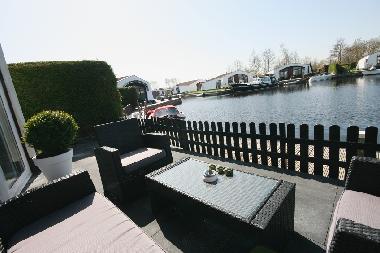 Maison de vacances /en/au Lemmer (Friesland)ou appartement ou maison de vacances