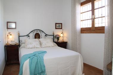 Chambre � coucher avec built-in cabinet et air conditionn�  (chaud/froid)