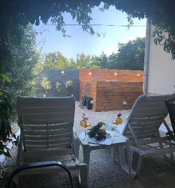 Maison de vacances /en/au Kastel Novi (Splitsko-Dalmatinska)ou appartement ou maison de vacances