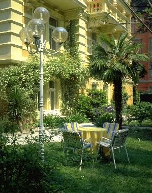 Htel /en/au Meran (Bolzano-Bozen)ou appartement ou maison de vacances